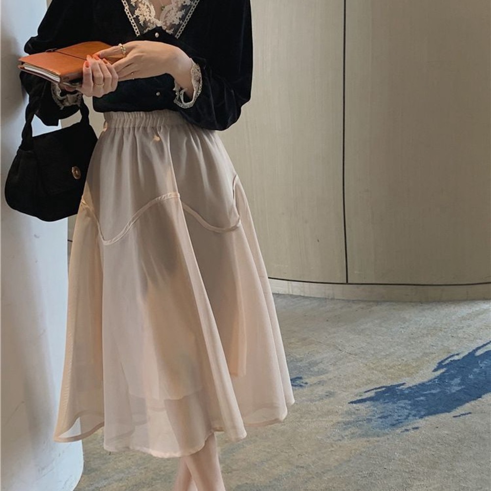 Vintage Style Midi Tiered A-Line skirt in Champagne